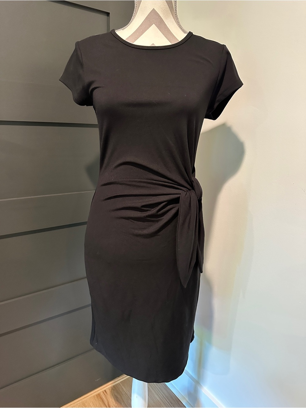 Magaschoni Small Black Knot-Side Sheath Dress Women's polished professional - Picture 1 of 7